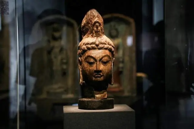 如何區(qū)分博物館展出文物是真品、復制件和仿制件？