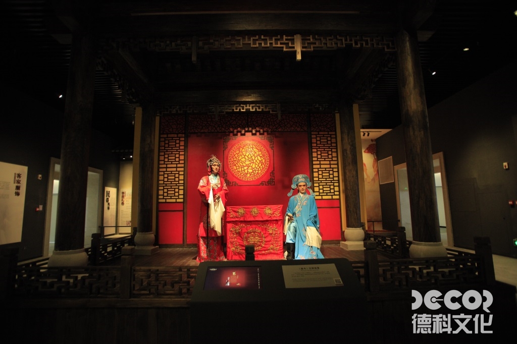 展館裝修中如何處理展館的接待臺(tái)和咨詢區(qū)域？