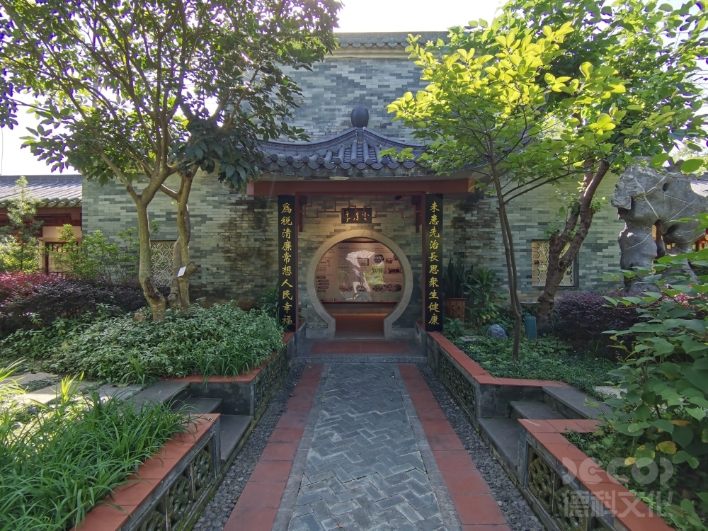園藝展館設(shè)計(jì)中如何處理植物的館內(nèi)移動(dòng)和布置？