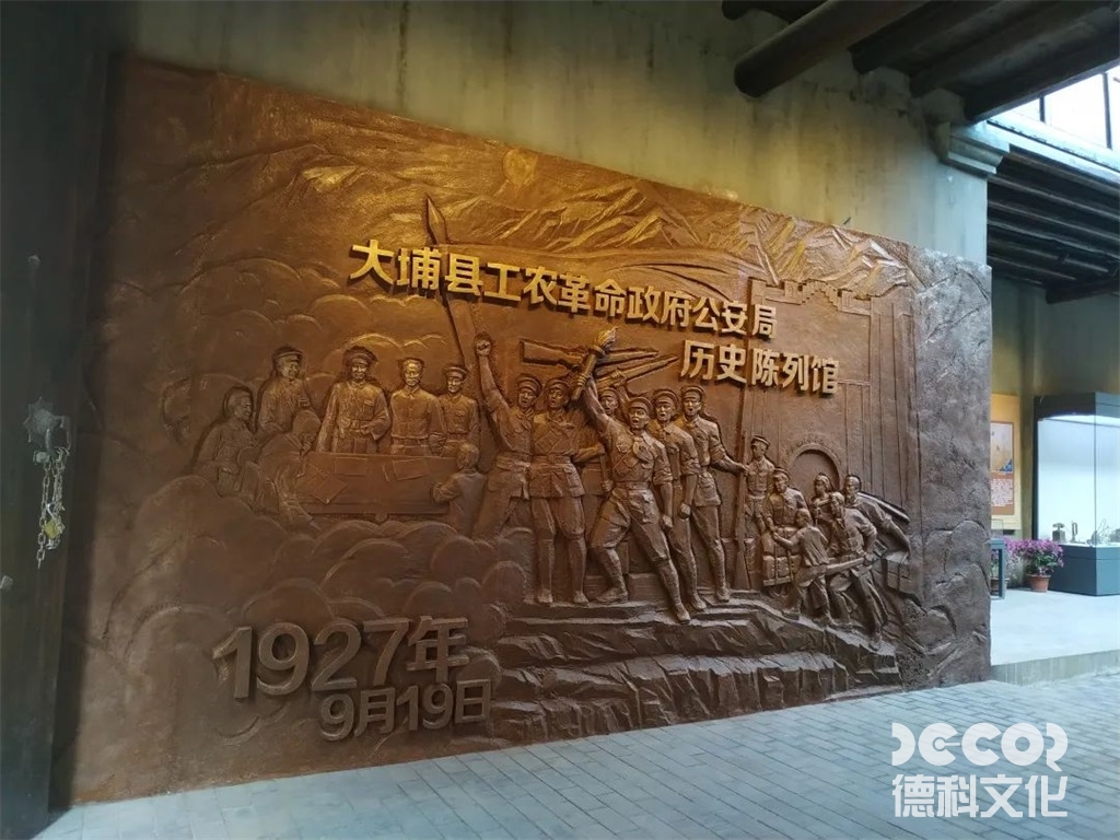 戰(zhàn)爭博物館設(shè)計(jì)如何通過建筑材料傳達(dá)歷史的厚重感？